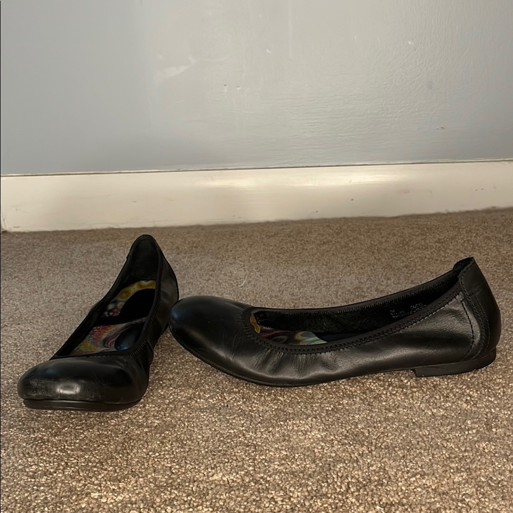 Born Black Flats